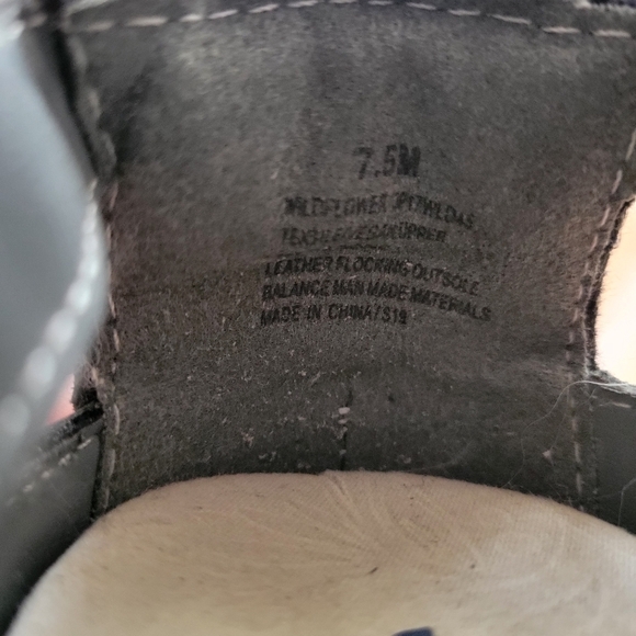 JBU Womens Blue Leather Slippers with Elegant Flower Cutout Design. Size 7.5 - Picture 5 of 5